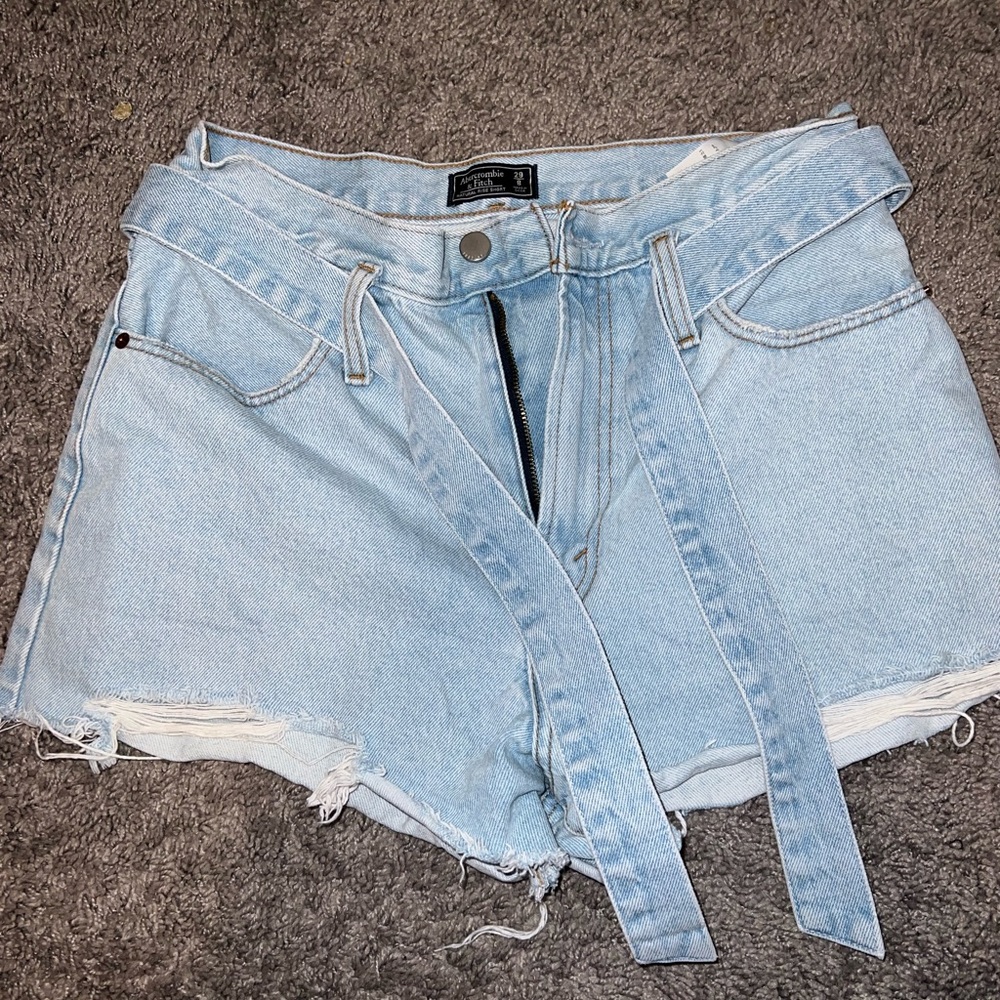 A & F jean short
